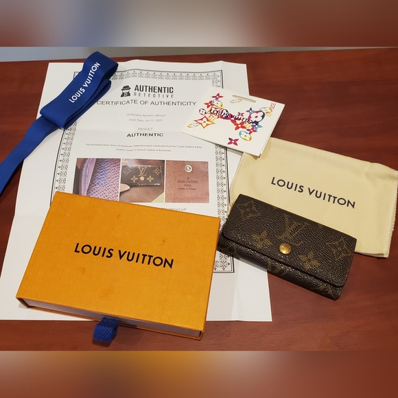 Louis Vuitton Paris Monogram 4 Key Holder With COA - Picture 12 of 13